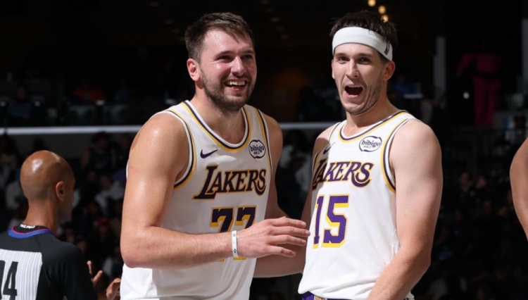 里夫斯4年1.85亿顶薪留守 灰熊三枚次轮签换斯图尔特 里夫斯4年1.85亿顶薪留守 灰熊三枚次轮签换斯图尔特