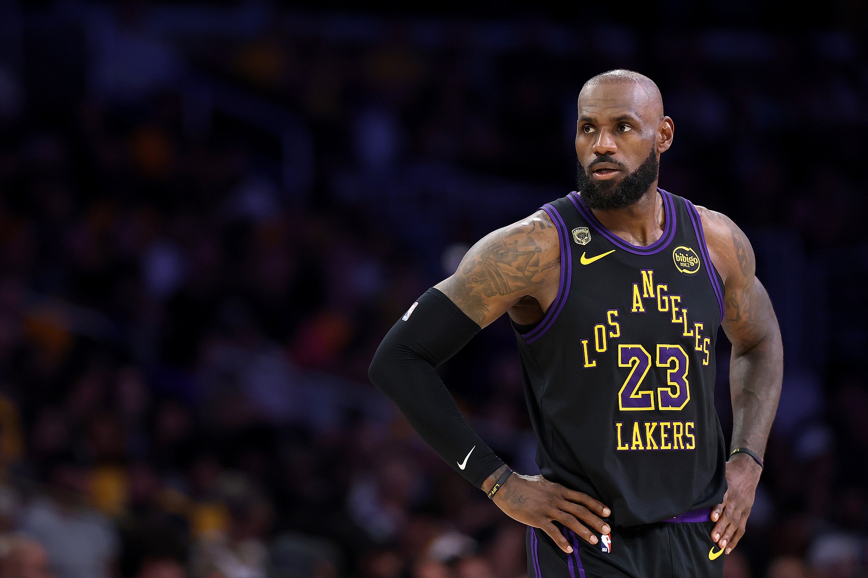 ESPN名记:詹姆斯团队未释放明确信号 热火骑士76人勇士均未出局