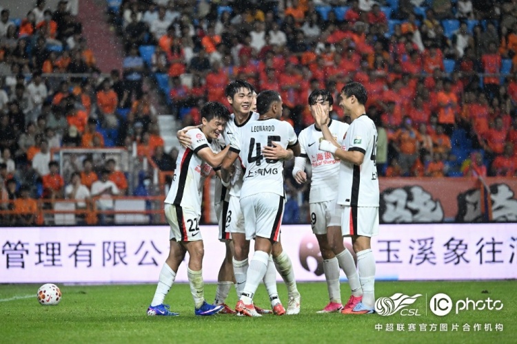 海港两球领先被追平，魏震岳鑫建功难阻2-2玉昆