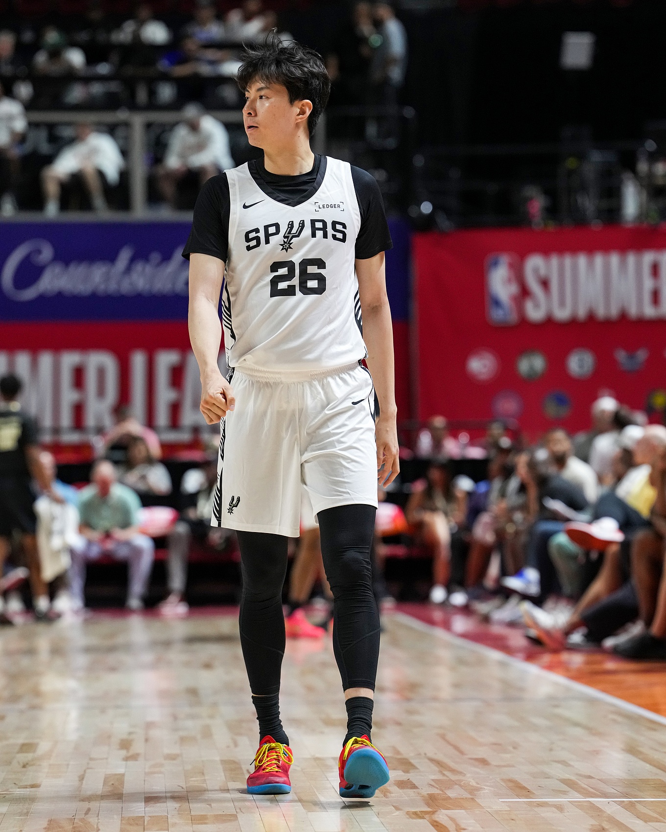 李贤重9+7仍难获双向？王健：回日本B联赛可拿2亿日元