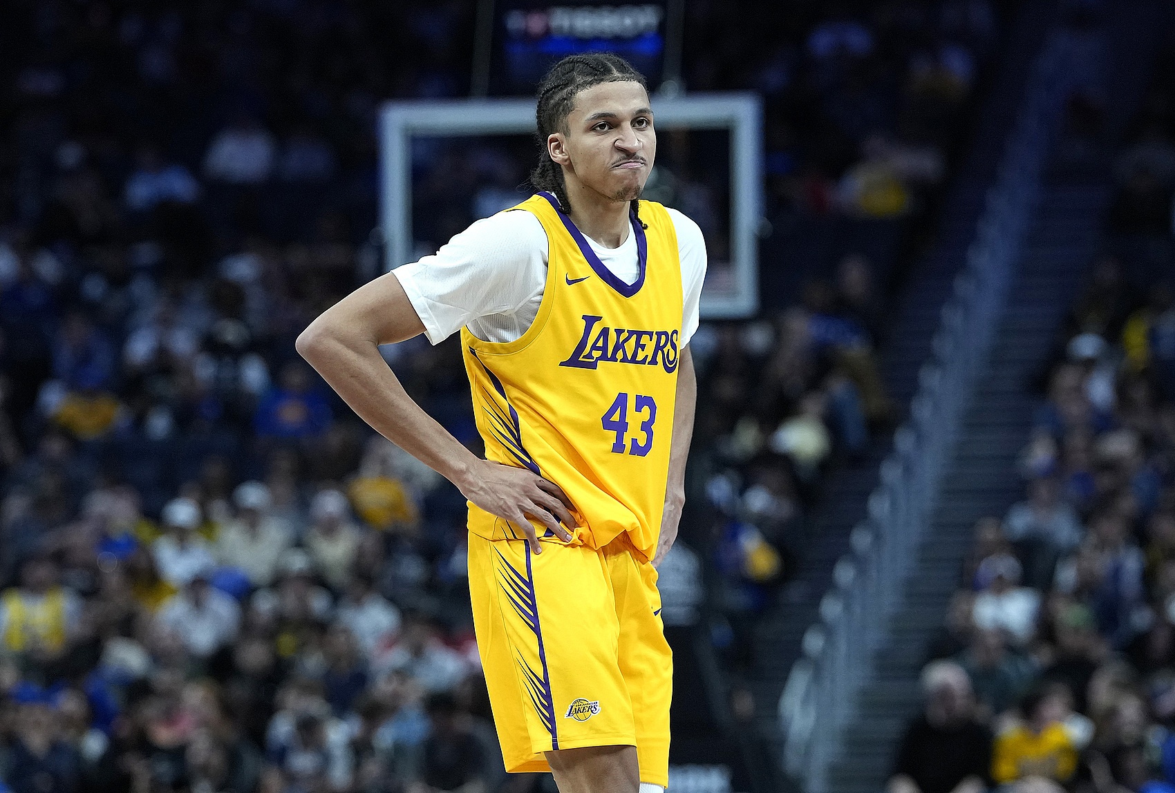 湖人新秀卡尔:夏联裁判会面环节让我看清NBA执法标准 湖人新秀卡尔:夏联裁判会面环节让我看清NBA执法标准