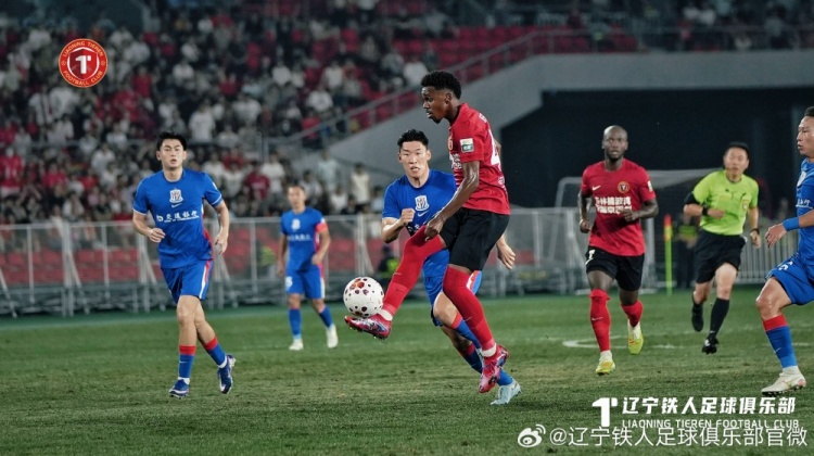 热菲尼奥双响 辽宁铁人楠波湾3-1力克上海申花 热菲尼奥双响 辽宁铁人楠波湾3-1力克上海申花