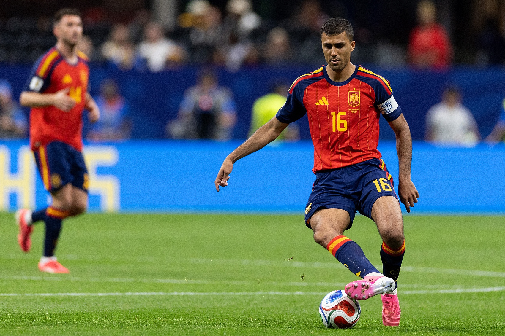 巴萨盯上罗德里 最多承担5000万欧转会费 巴萨盯上罗德里 最多承担5000万欧转会费