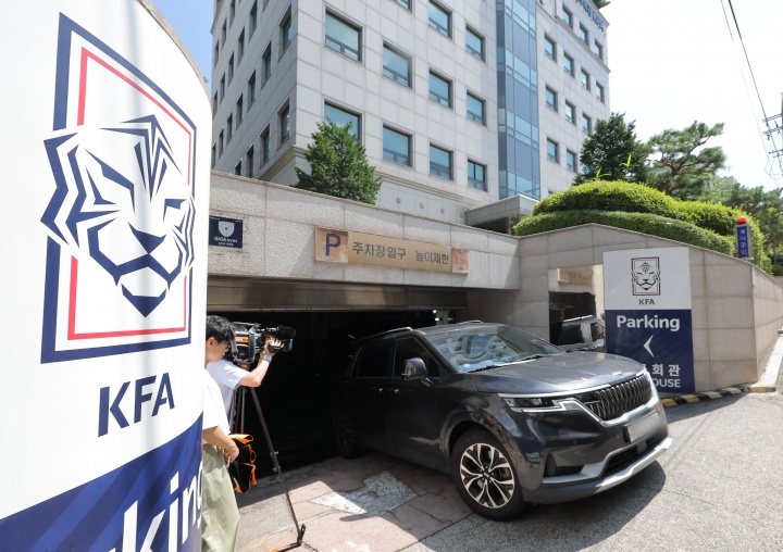 韩媒:韩国足协8次性招待 对象含3名中国足协人士 韩媒:韩国足协8次性招待 对象含3名中国足协人士