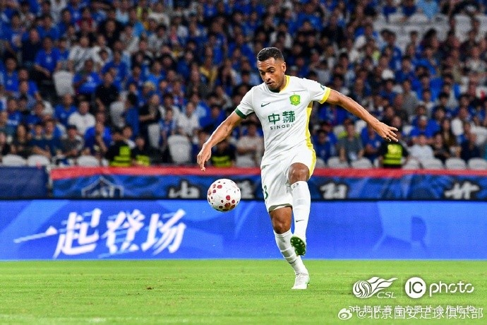 国安客场3-0击败申花 侯森多次神扑三将破门