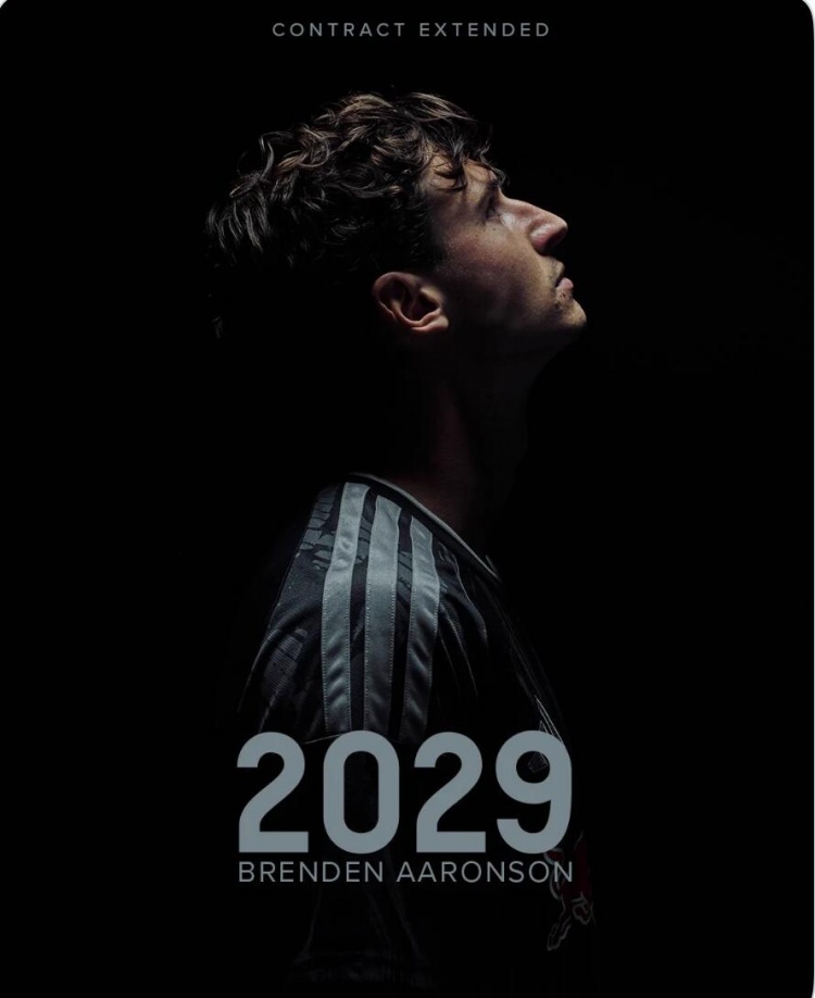 利兹联官方宣布与阿伦森续约至2029年 利兹联官方宣布与阿伦森续约至2029年